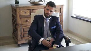 Manservant (Xavi Duran, Flex, Hector De Silva)